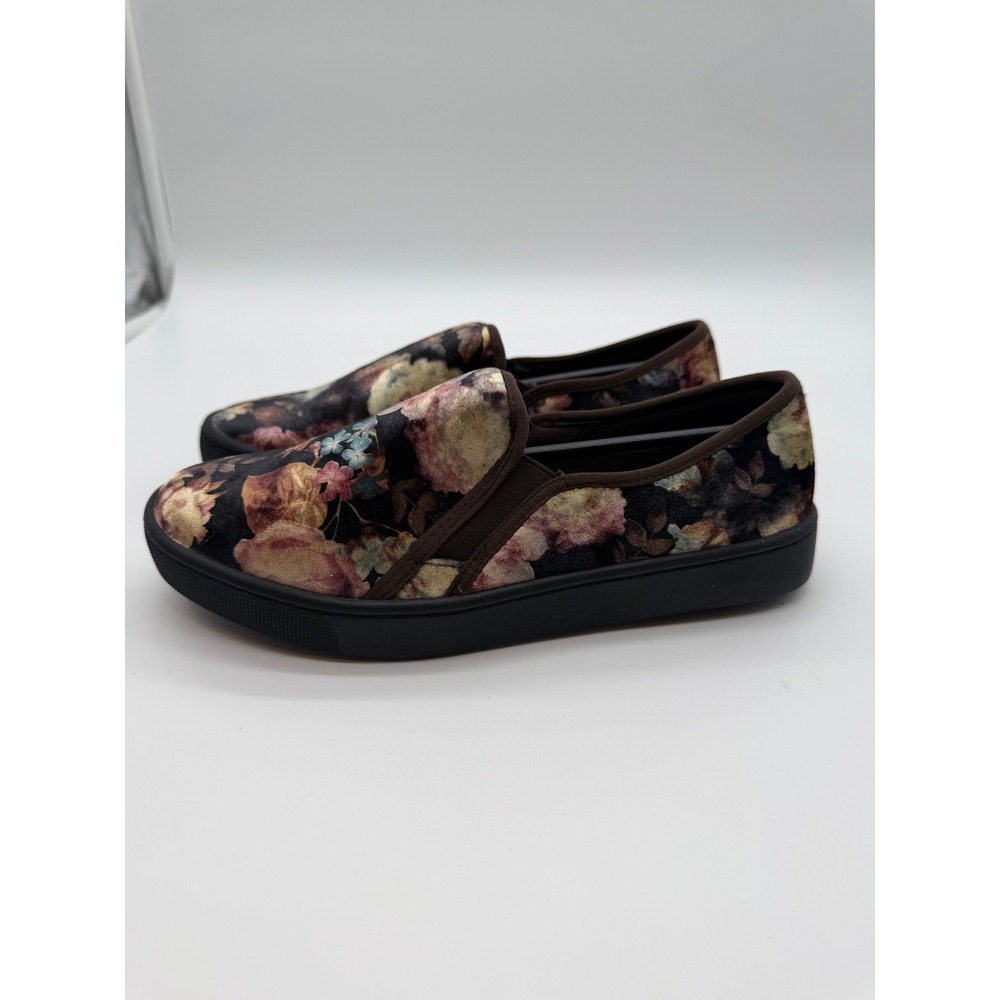 Easy Street Sport Plaza Womens 6 M Floral Velvet Slip On Sneakers Black